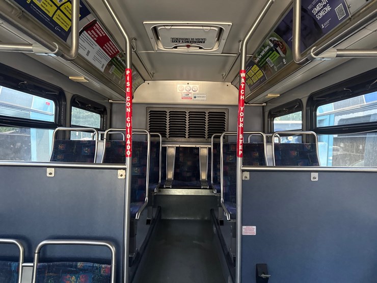 2007-gillig-low-floor-image-29