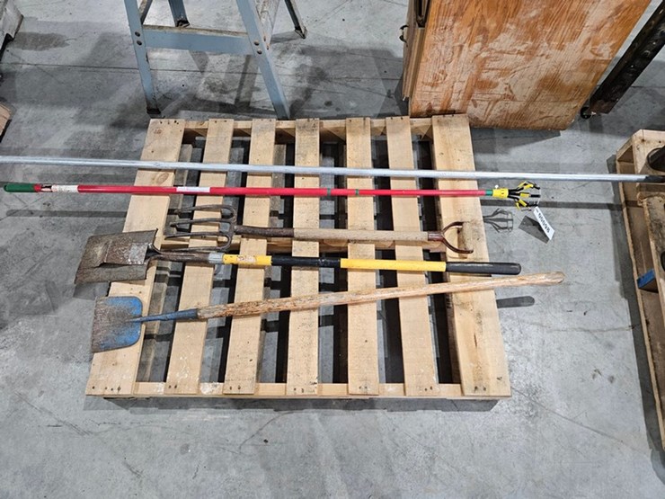#98-•-shovel,-spade,-light-changer,-and-pipe-image-2