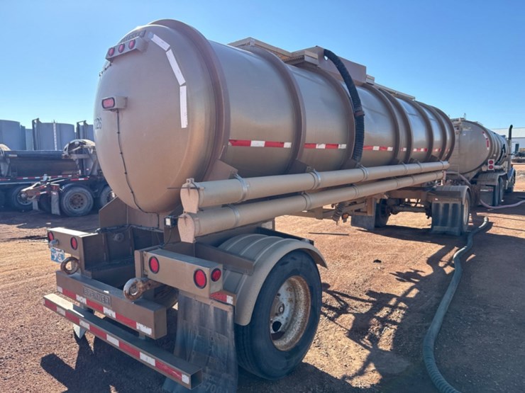 2011-brenner-tank-pup-trailer-image-4