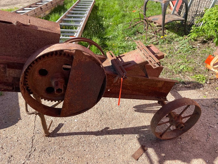 #5645-•-vintage-oliver-wagon-unloader-image-8