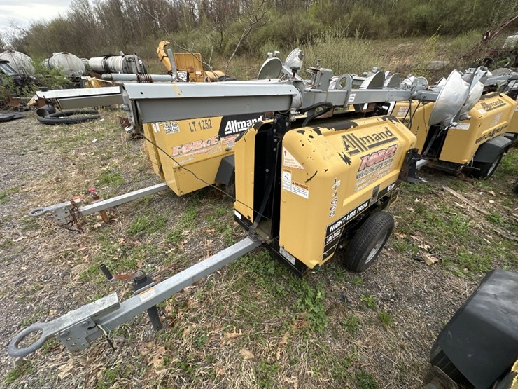 2015-caterpillar-c11-image-1