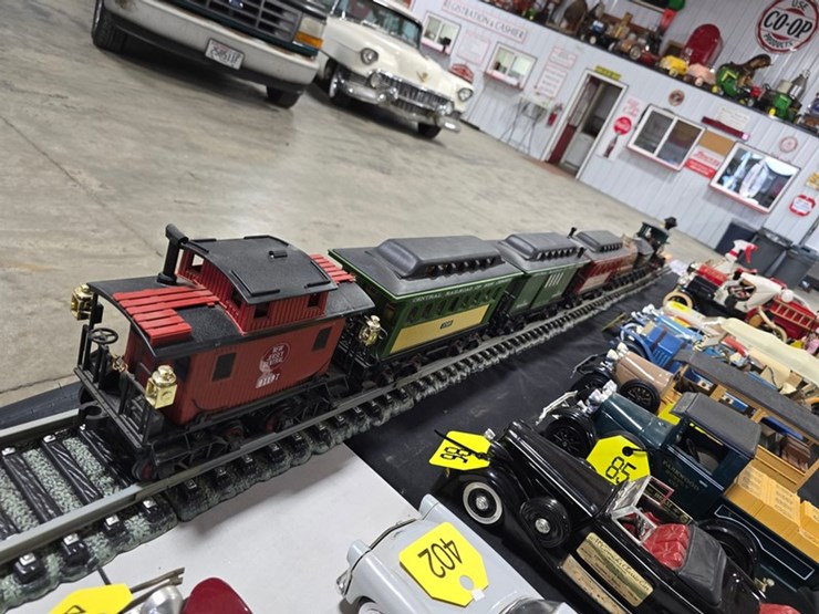#76-•-jim-beam-decanter-train-set-image-5