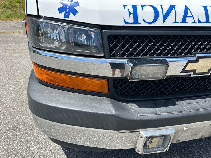 #8-•-2017-chevrolet-ambulance-4500-image-19