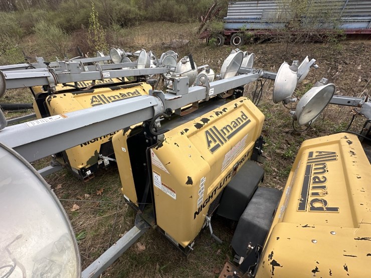 2015-caterpillar-c11-image-1