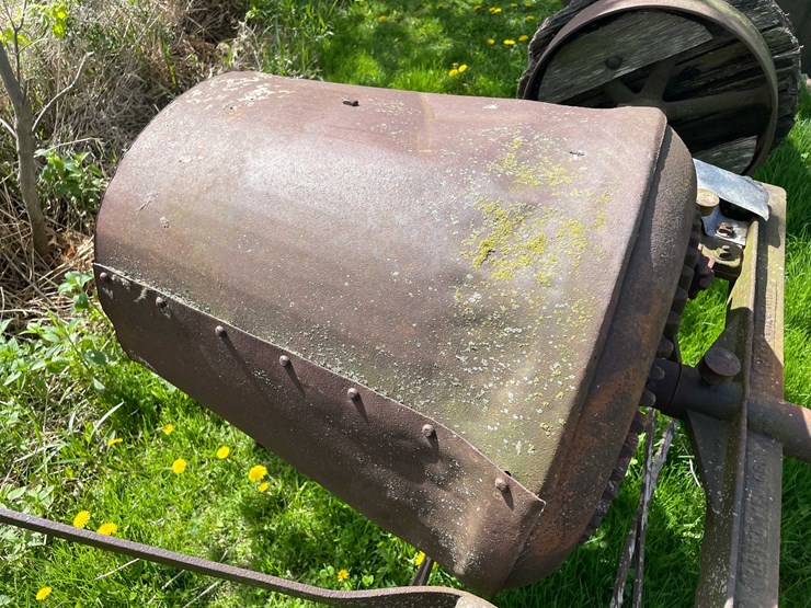 #5619-•-vintage-concrete-mixer-image-3