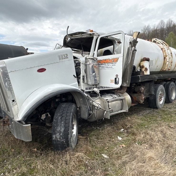 2012 PETERBILT 388