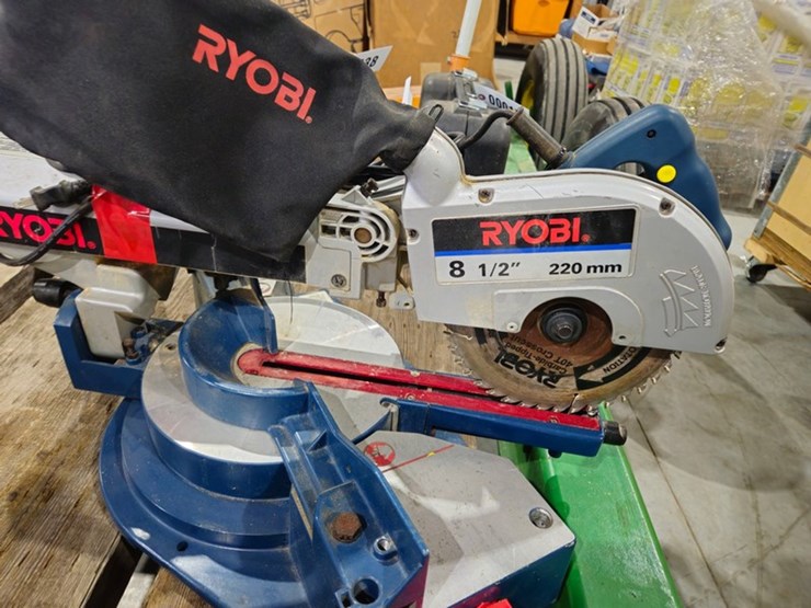 #16-•-ryobi-tss200-8-1/2"-sliding-miter-saw-image-4