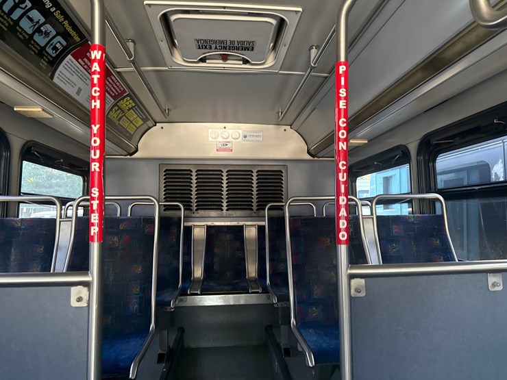 2007-gillig-low-floor-image-23