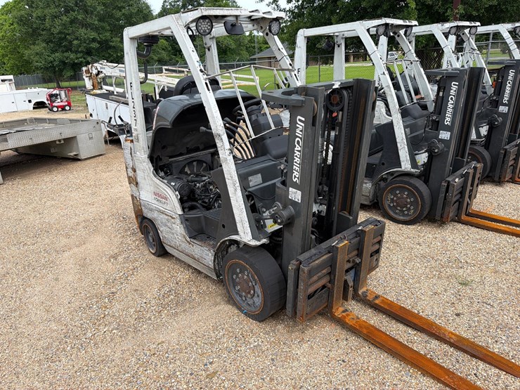 #16275-•-2015-nissan-cf50-forklift-image-2