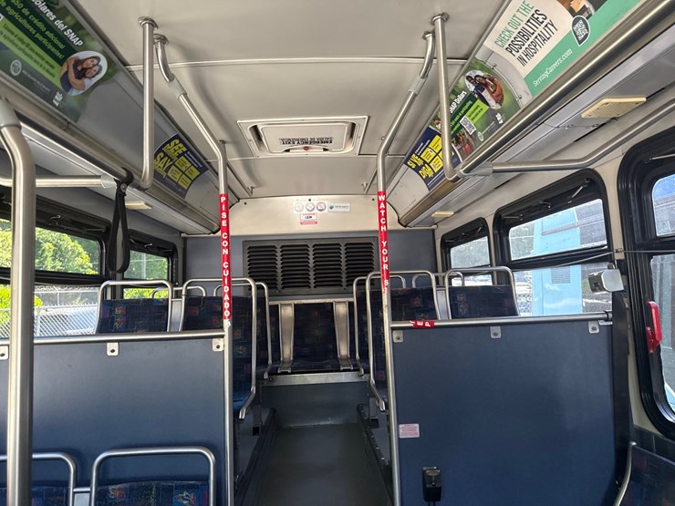 2007-gillig-low-floor-image-23