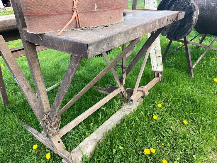 #5620-•-tilt-table-belt-driven-36"-saw-image-12