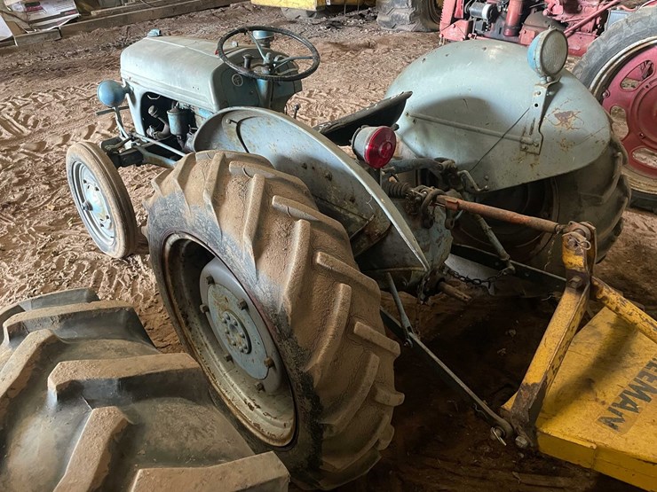 ford-tractor-image-7