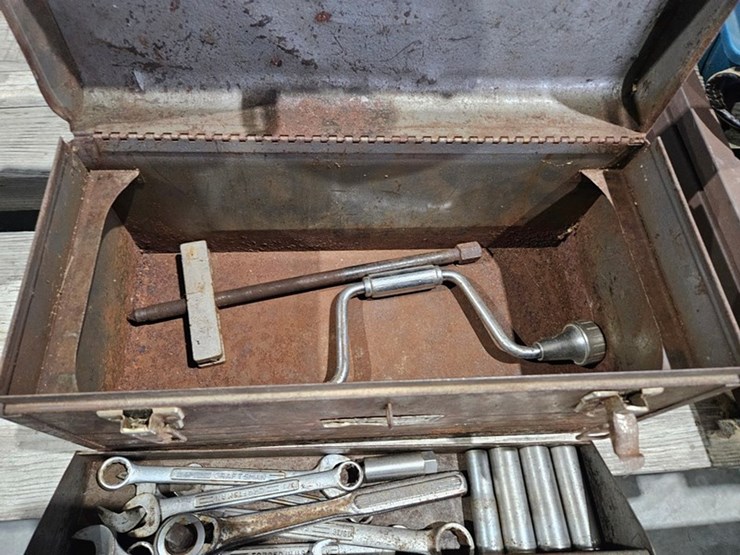 #87-•-2-boxes-of-hand-tools-image-3