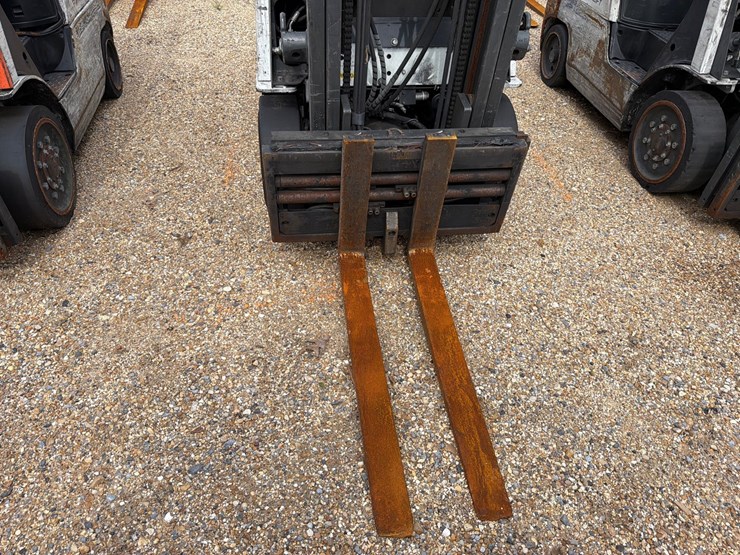 #16259-•-2015-nissan-cf50-forklift-image-3