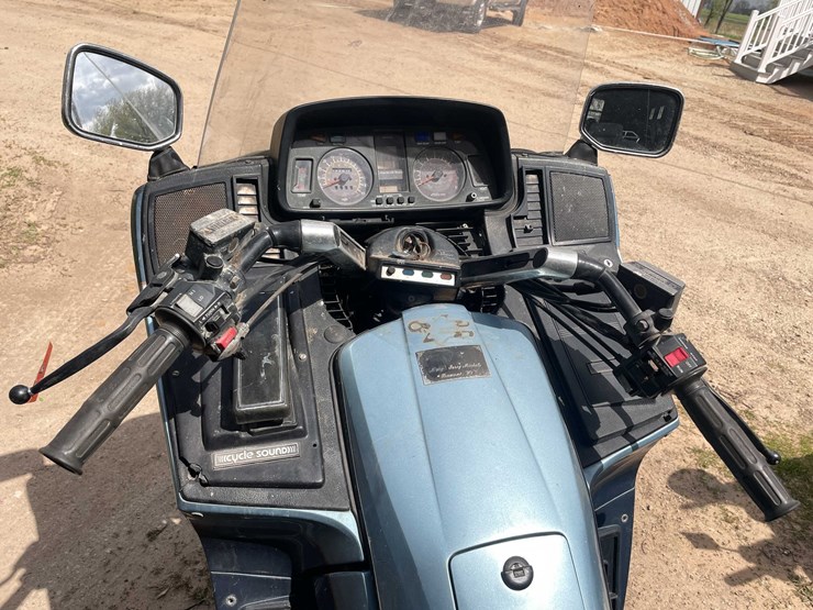 #5573-•-1987-yamaha-venture-motorcycle-image-9