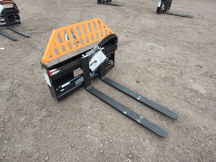 unused-2025-wolverine-pfa-11-3300g-hydraulic-pallet-forks-image-2