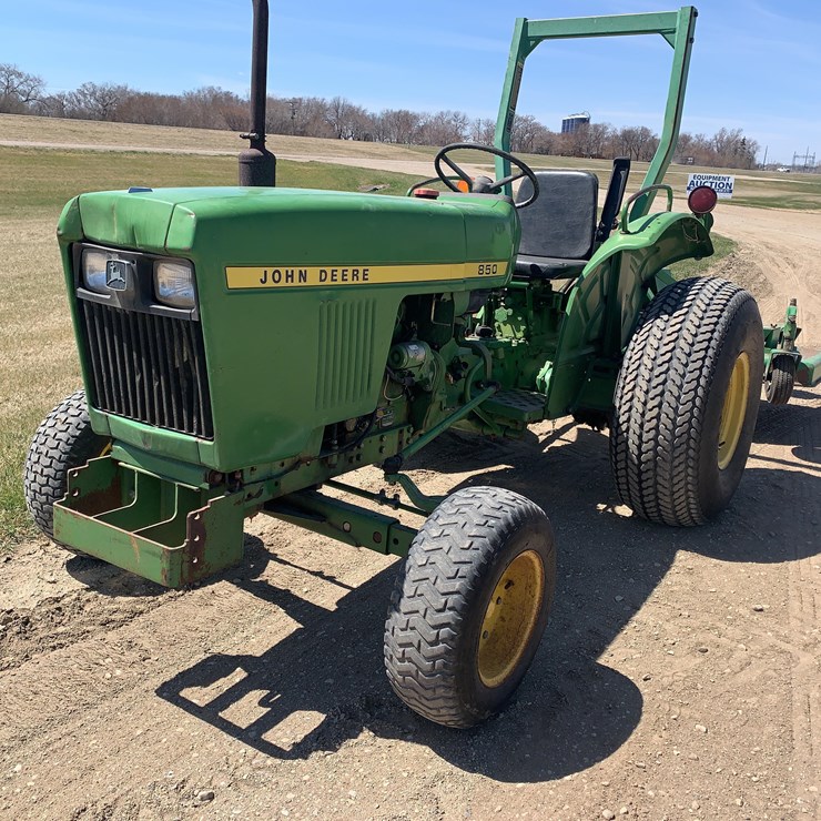 JOHN DEERE 850