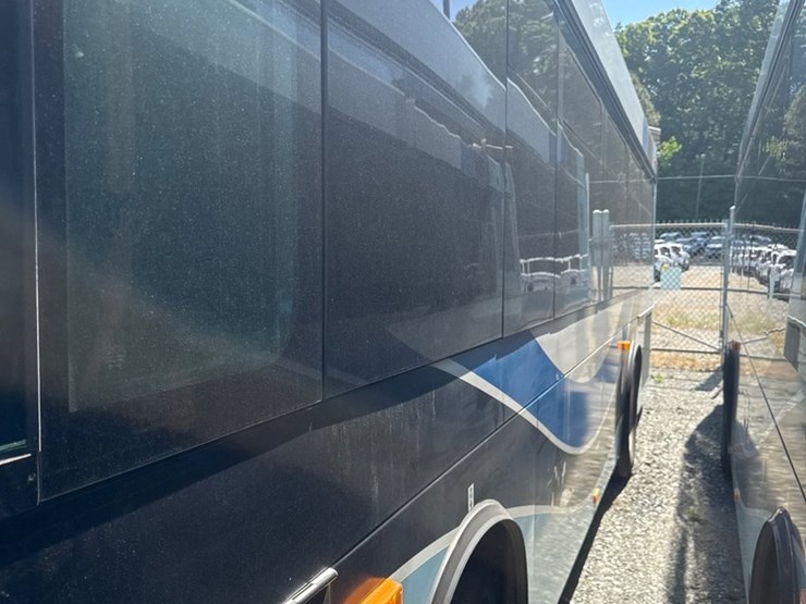 2012-gillig-low-floor-image-6