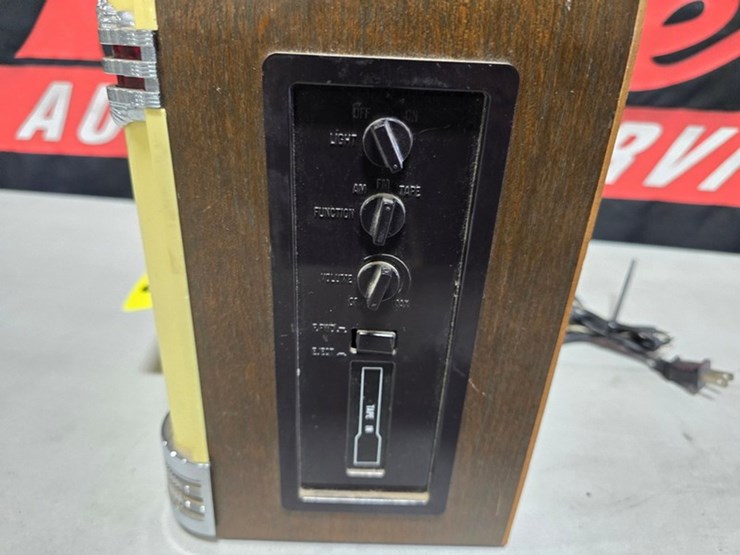 #73-•-thomas-juke-box-am-fm-casette-radio-image-5