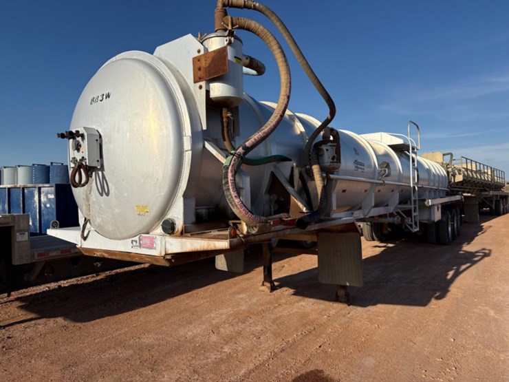 2016-unkonw-triaxle-aluminum-vacuum-trailer-image-1
