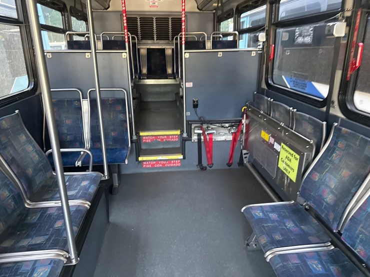 2007-gillig-low-floor-image-22