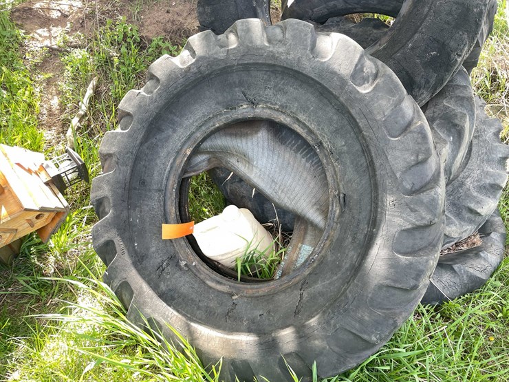 #5604-•-(6)-excavator-tires-image-2