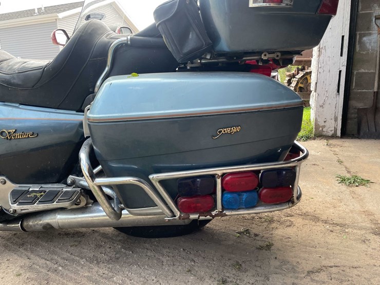 #5573-•-1987-yamaha-venture-motorcycle-image-32