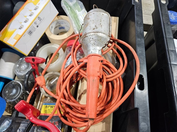 #69-•-lot-of-assorted-construction-items-image-4
