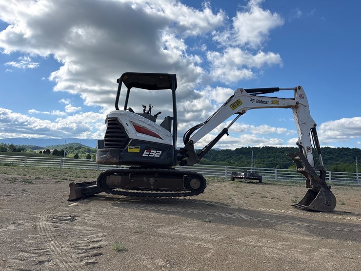2018-bobcat-e32-image-3
