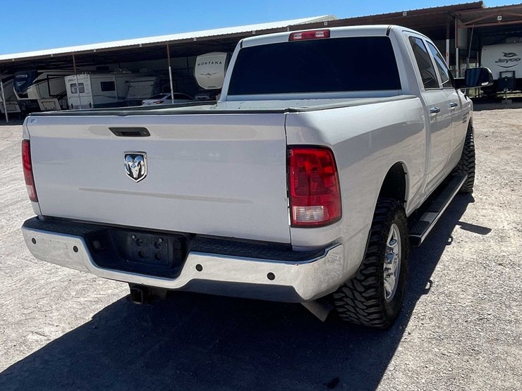 2016-dodge-2500-image-3