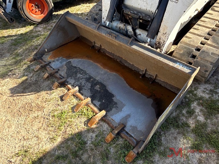 2022-bobcat-t870-image-11