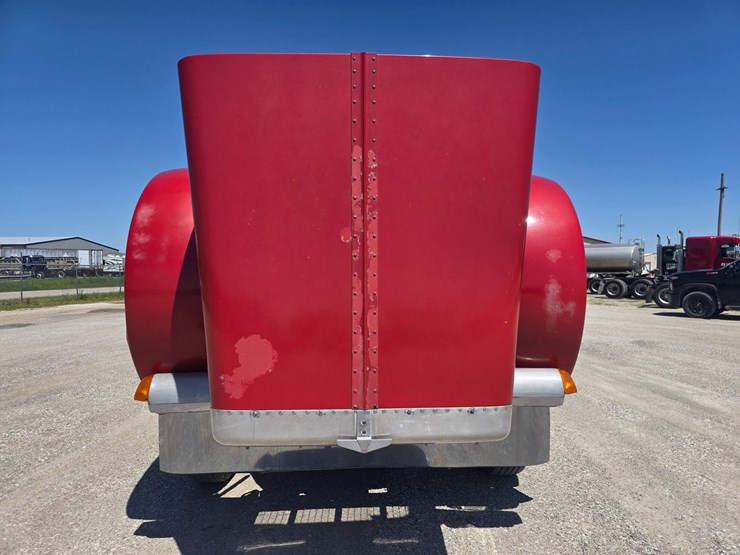 2007-peterbilt-379-image-38
