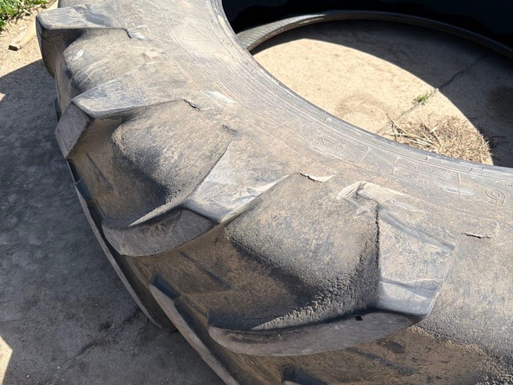 1-michelin-520/85r46-tire-image-2