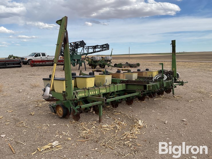 john-deere-7100-image-3