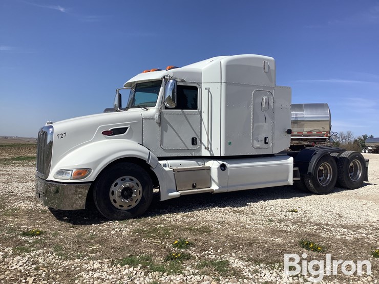 2013-peterbilt-386-image-1