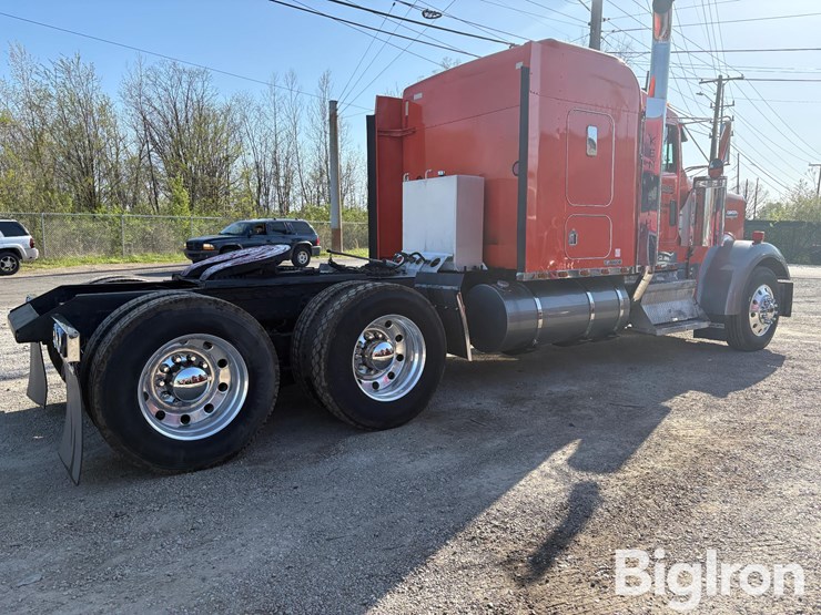 2001-kenworth-w900-image-5