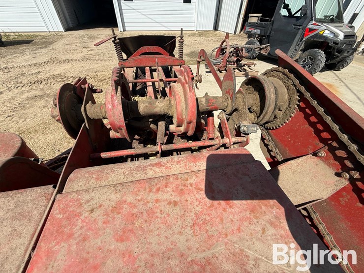 new-holland-268-image-17
