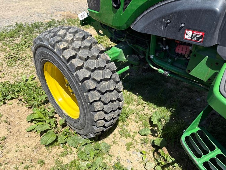 2019-john-deere-4044m-image-9