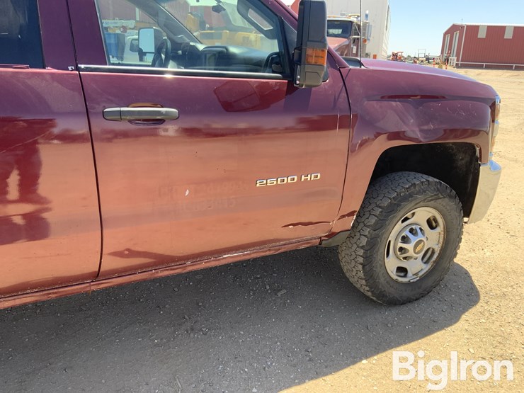 2018-chevrolet-silverado-2500-image-15