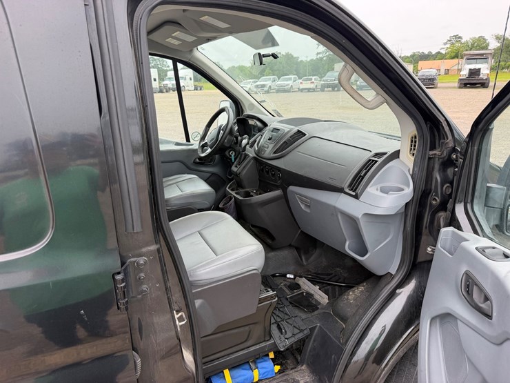 2015-ford-transit-image-8