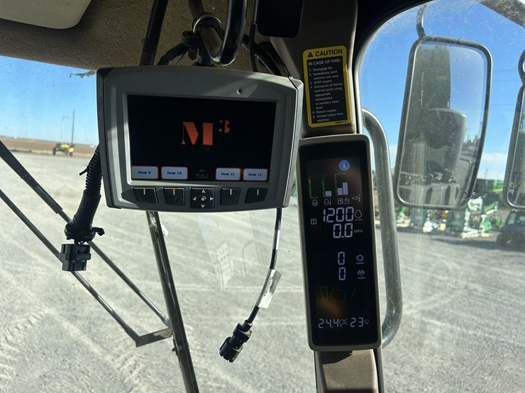 2018-john-deere-cs690-image-22