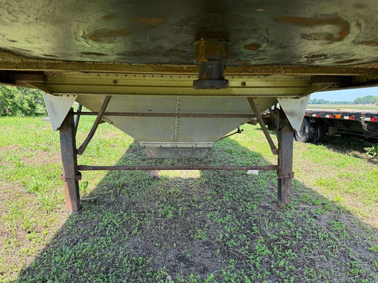 2010-timpte-hopper-bottom-image-6