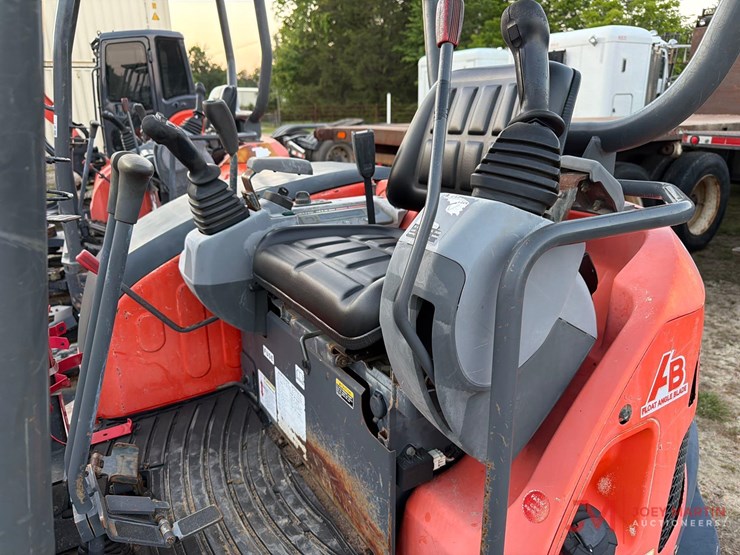 2009-kubota-u35-image-18