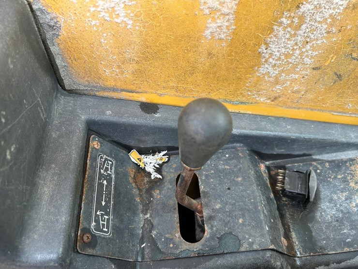 caterpillar-tl943-image-24