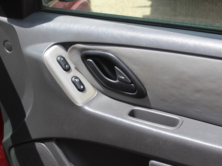 2007-ford-escape-image-13