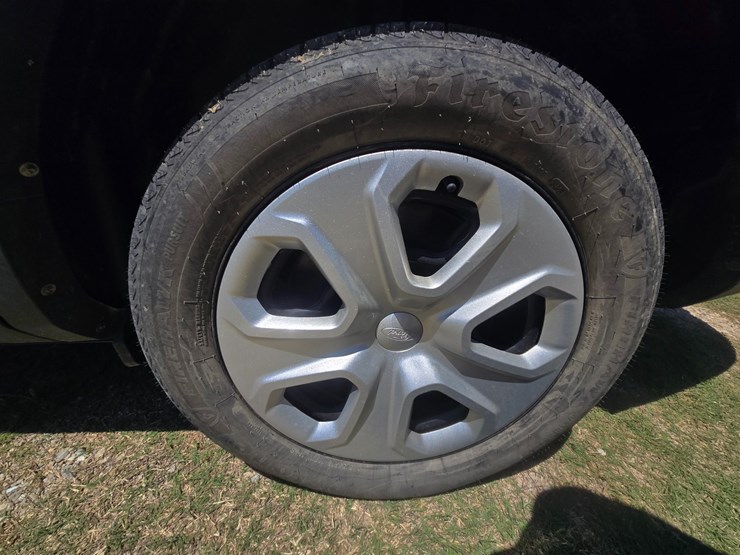 2016-ford-explorer-image-50