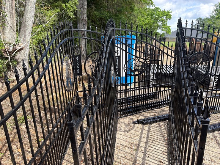 #5125-•-set-of-gates-with-deer-design-image-1