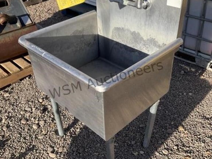 stainless-steel-sink-image-1