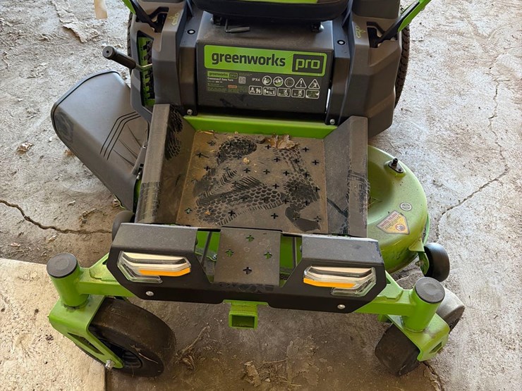 greenworks-pro-crz-428-zero-turn-lawnmower-image-8