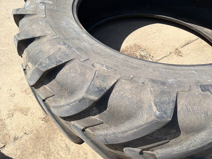 1-michelin-520/85r46-tire-image-4